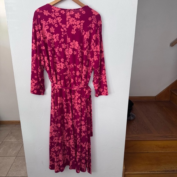 Lane Bryant Surplice Hi-Lo midi dress Red Floral Size 22 - Picture 7 of 10